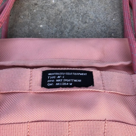 nike sportswear tote bag - Picture 5 of 11